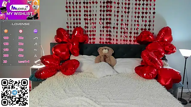 Snapshot of Kelly_Hardy chatting on February 2025 04:22:02 AM Kelly Hardy online show from February 2025 04:22:02 AM