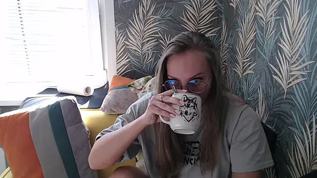 Snapshot of Kelly_Hardy chatting on September 2025 04:35:01 AM Kelly Hardy online show from September 2025 04:35:01 AM