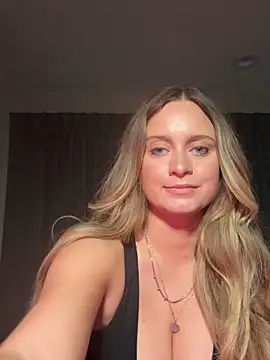 Sophie Raegan online show from December 2025 08:41:02 AM