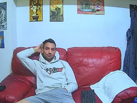 Snapshot of GiorgieUps chatting on October 2025 10:18:02 PM GiorgieUps online show from October 2025 10:18:02 PM