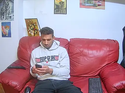 Snapshot of GiorgieUps chatting on October 2025 02:15:01 AM GiorgieUps online show from October 2025 02:15:01 AM