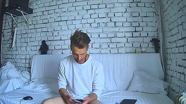 Snapshot of GiorgieUps chatting on November 2025 09:51:02 AM GiorgieUps online show from November 2025 09:51:02 AM