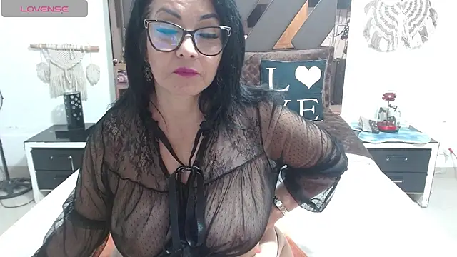 lindaesmeralda online show from February 2025 02:25:02 PM
