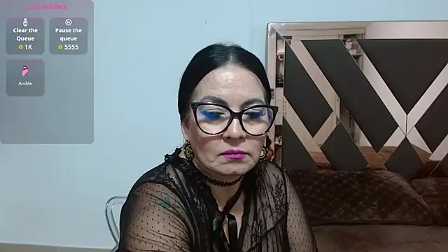 Snapshot of lindaesmeralda chatting on May 2026 10:45:02 AM lindaesmeralda online show from May 2026 10:45:02 AM
