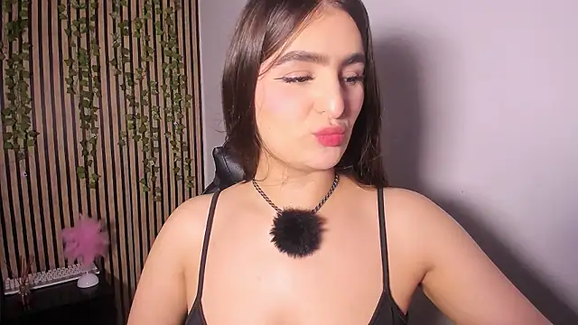 Snapshot of sofia_44 chatting on June 2026 04:17:02 PM sofia 44 online show from June 2026 04:17:02 PM