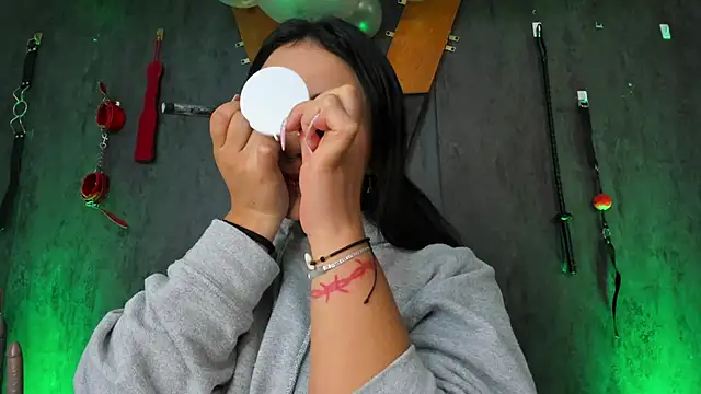 CharlotteScotte online show from December 2024 01:25:01 PM