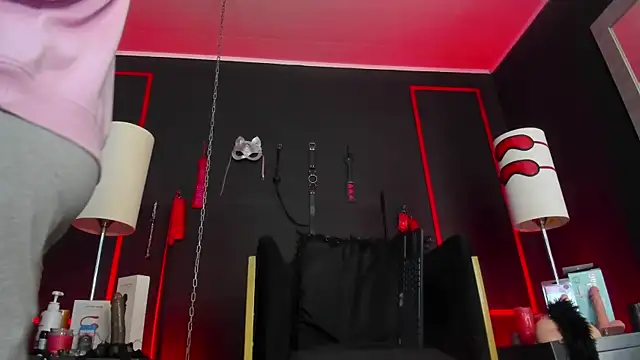 CharlotteScotte online show from September 2025 11:43:01 AM