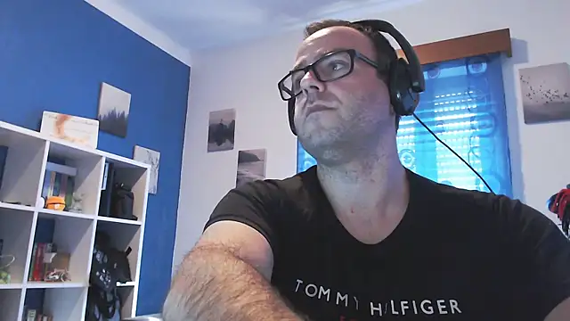 ravingr4d4 online show from February 2025 03:20:02 PM