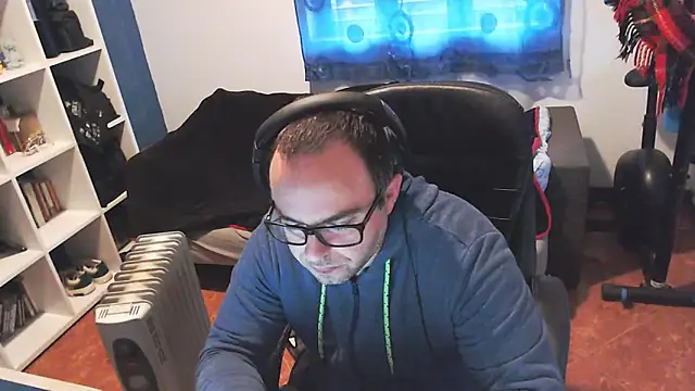 ravingr4d4 online show from February 2025 09:06:02 AM