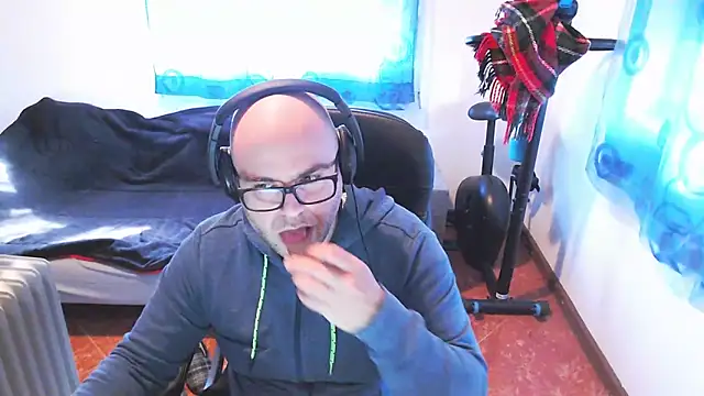 ravingr4d4 online show from February 2025 03:27:01 PM