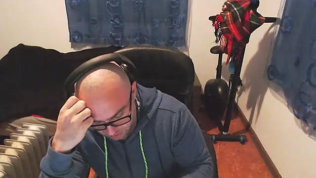 ravingr4d4 online show from February 2025 09:25:02 PM