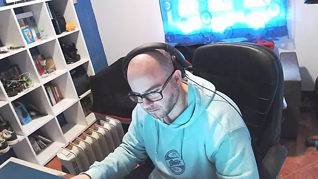 ravingr4d4 online show from February 2025 09:21:01 AM