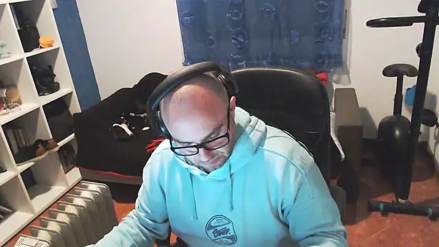 ravingr4d4 online show from February 2025 09:41:02 PM