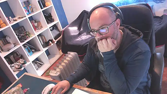 ravingr4d4 online show from February 2025 03:19:01 PM