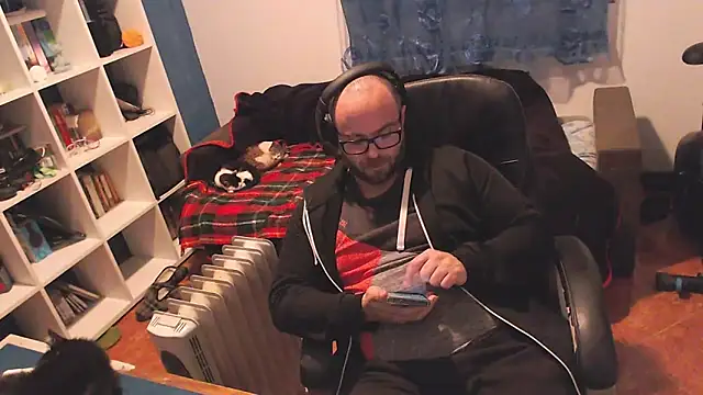 ravingr4d4 online show from March 2025 10:21:01 PM