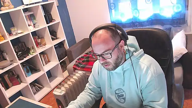 ravingr4d4 online show from March 2025 09:10:02 AM