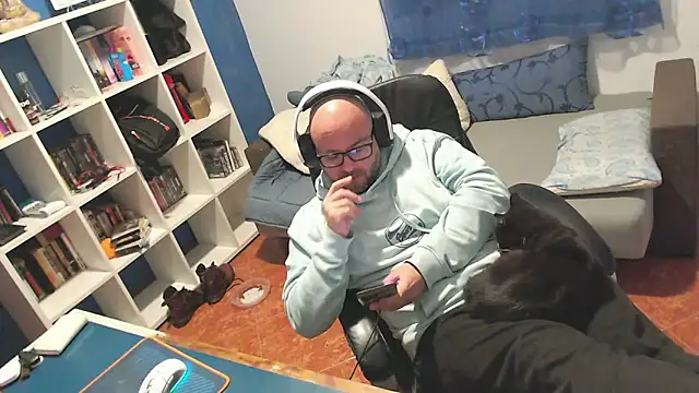 ravingr4d4 online show from March 2026 11:32:02 PM