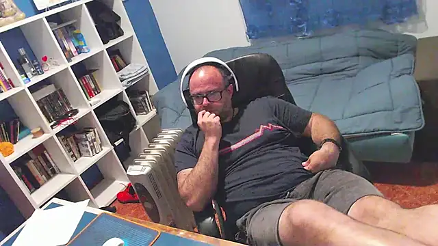 ravingr4d4 online show from April 2026 09:38:02 PM