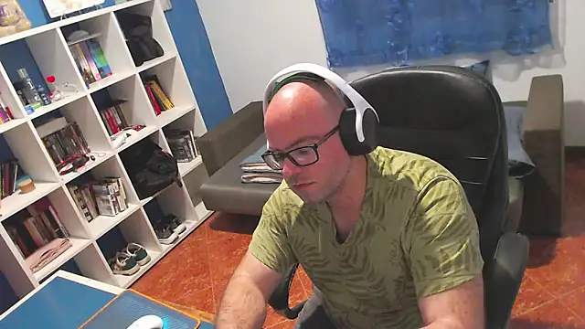 ravingr4d4 online show from April 2026 09:45:01 PM