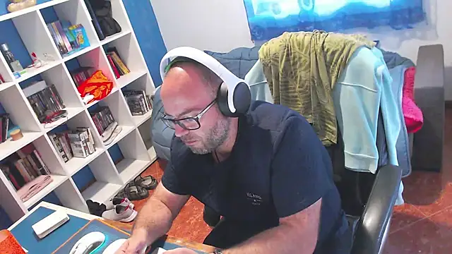 ravingr4d4 online show from May 2026 01:49:02 PM
