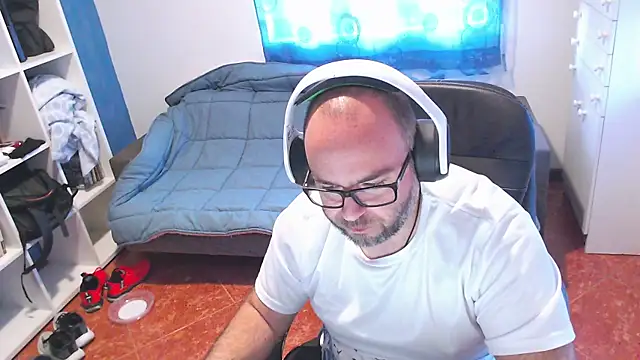 ravingr4d4 online show from May 2026 08:10:01 AM