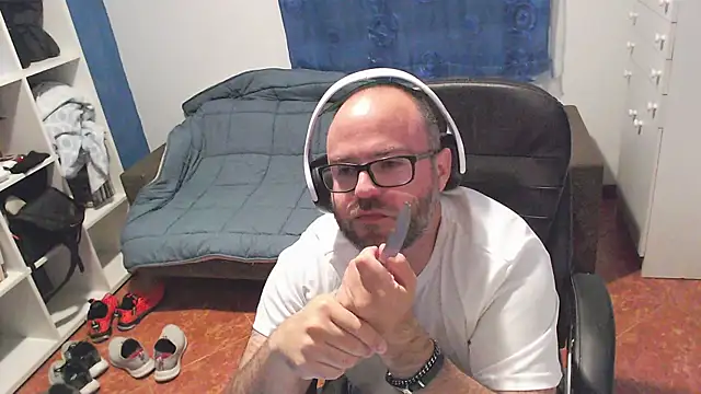 ravingr4d4 online show from May 2026 08:59:01 PM