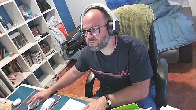 ravingr4d4 online show from May 2026 01:28:02 PM