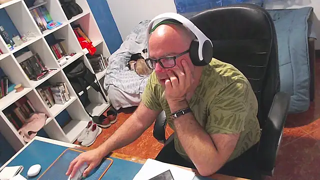 ravingr4d4 online show from May 2026 10:16:01 PM