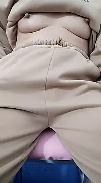 Snapshot of SweetGirl2k2 chatting on January 2025 09:22:02 AM SweetGirl2k2 online show from January 2025 09:22:02 AM