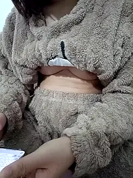 Snapshot of SweetGirl2k2 chatting on November 2025 10:52:02 PM SweetGirl2k2 online show from November 2025 10:52:02 PM