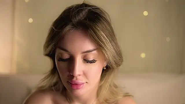 Snapshot of AnnyBangs chatting on March 2025 12:48:02 PM AnnyBangs online show from March 2025 12:48:02 PM