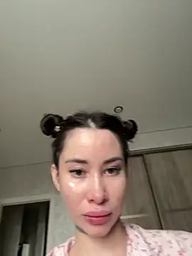 Yunasi online show from March 2025 11:33:02 AM