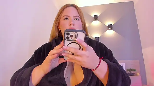 sophiarossee  online show from January 2025 06:28:01 PM