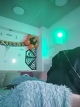 Snapshot of CaroFisher chatting on October 2025 05:32:02 PM CaroFisher online show from October 2025 05:32:02 PM