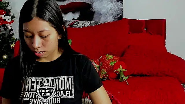 Snapshot of sexylaurita chatting on December 2024 12:57:02 PM sexylaurita online show from December 2024 12:57:02 PM