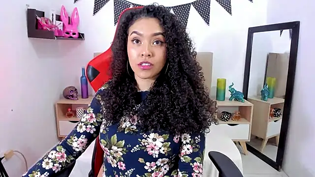 Snapshot of Zoe_Gruber chatting on December 2024 11:14:01 PM Zoe Gruber online show from December 2024 11:14:01 PM