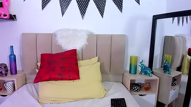 Snapshot of Zoe_Gruber chatting on December 2024 01:34:01 AM Zoe Gruber online show from December 2024 01:34:01 AM