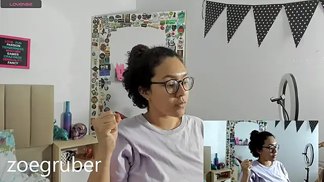 Snapshot of Zoe_Gruber chatting on January 2025 04:39:02 AM Zoe Gruber online show from January 2025 04:39:02 AM