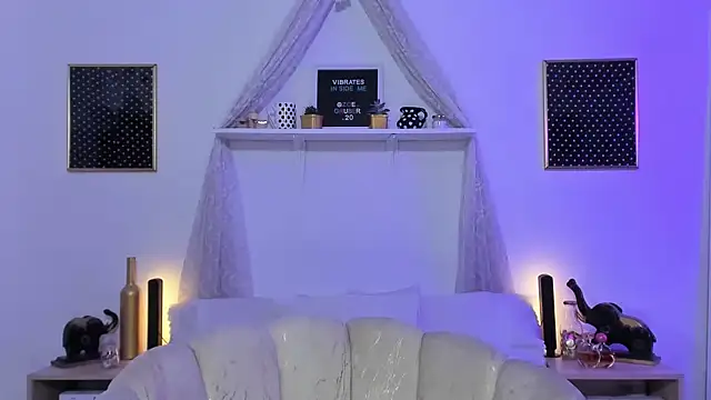 Snapshot of Zoe_Gruber chatting on October 2025 04:49:01 PM Zoe Gruber online show from October 2025 04:49:01 PM