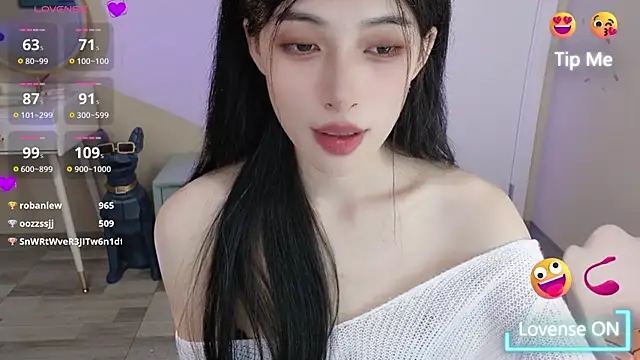 Snapshot of Aurora_99 chatting on December 2024 01:19:02 PM Aurora 99 online show from December 2024 01:19:02 PM