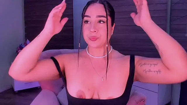 Sussy Bell01 online show from December 2024 08:32:01 PM