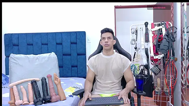 JoseRumbero26 online show from May 2026 11:59:02 AM