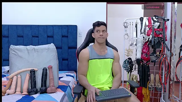 JoseRumbero26 online show from May 2026 12:48:01 PM
