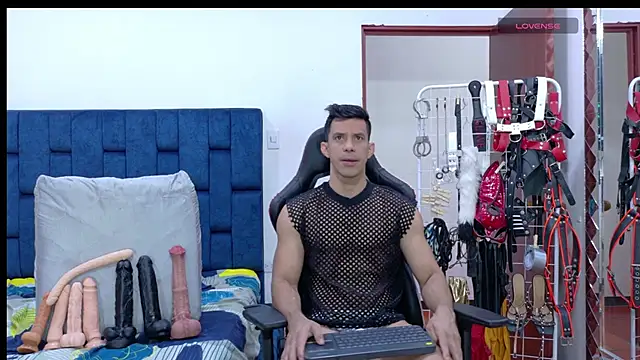 JoseRumbero26 online show from May 2026 11:49:01 AM