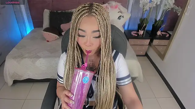 conny  curly online show from October 2025 02:18:01 PM