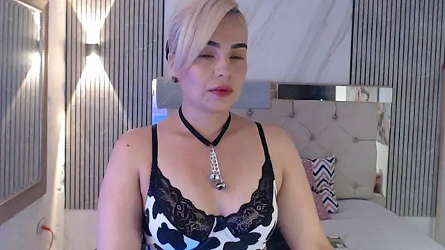 Snapshot of ashley__tylor chatting on June 2026 07:45:02 PM ashley tylor online show from June 2026 07:45:02 PM