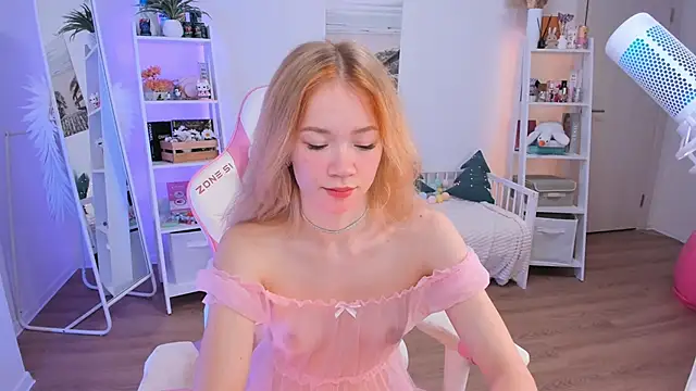 Lily Young online show from December 2024 03:34:02 AM