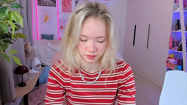 Lily Young online show from February 2026 04:54:01 AM