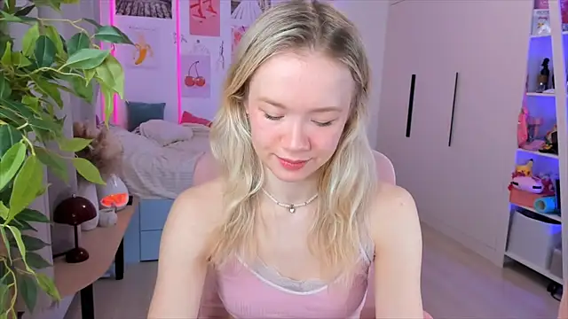 Lily Young online show from February 2026 04:43:02 AM