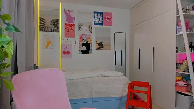 Lily Young online show from March 2026 03:12:01 AM